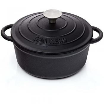 Bratentopf „BBQ Nerd“ – Gusseisen, runde Form, Deckel inklusive