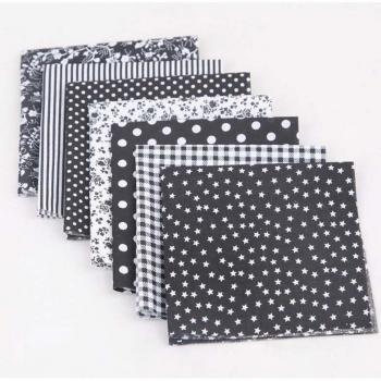 Blumen‑Patchwork‑Quads für DIY – 7 Stück, 25 cm × 25 cm, 100 % Baumwolle