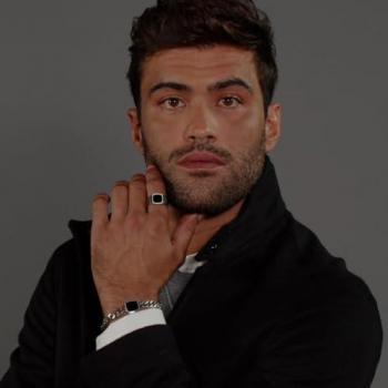 BOSS ODELL Herrenring aus Edelstahl mit schwarzem Onyx