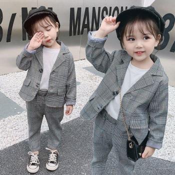 Trajes para niña pequeña
