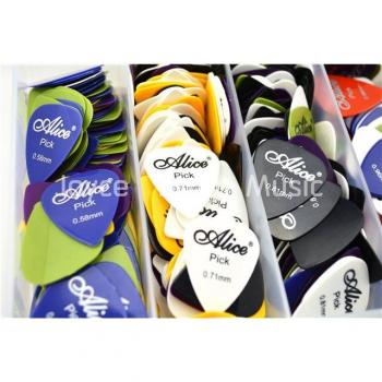 Coffret 50 médiators multi‑couleurs, épaisseurs variées, guitare acoustique/électrique