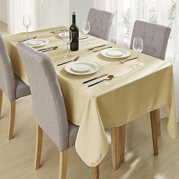 Deconovo Creme-Tischdecke mit Lotus‑Muster 130x220 cm – wasserabweisend