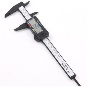 Medidor Vernier Digital de 6 Pulgadas con Pantalla LCD y Acabado en Fibra de Carbono