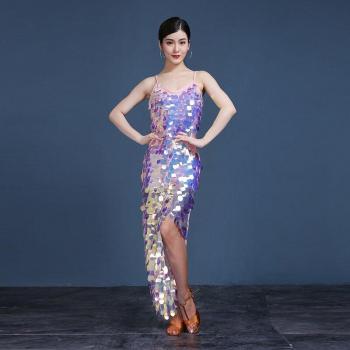 Tenue boîte de nuit latina éclatante