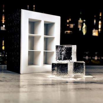 Ice Forward: Forma de Gelo Transparente
