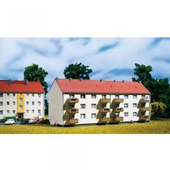 Auhagen N Scale Urban Housing Block