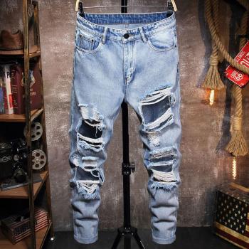 Klassische Sommerjeans für Männer