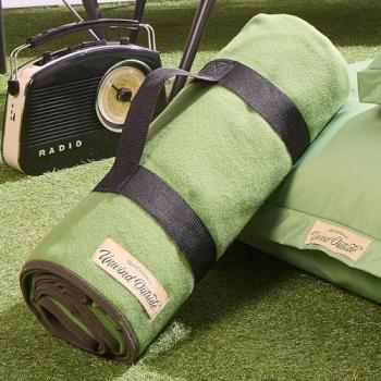 Slmberdown Light Green Adult Outdoor Blanket for Beach, Camping, and Picnics, Unwind Outside, 160x200 cm