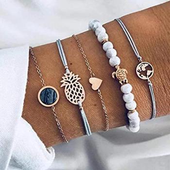 Pulseras hechas a mano con motivos de corazón y piña A350