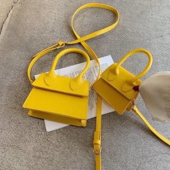 Petit Sac à Bandoulière Doré en PU