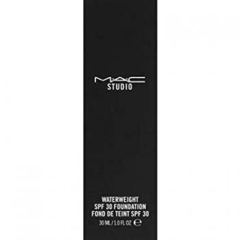 MAC Studio Wassertragende Foundation NW25