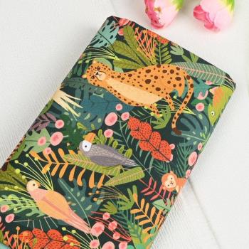 Wide 110 cm Cotton Jungle Animal Leopard Pattern Fabric – Ideal for Children’s Clothing, DIY Patchwork, and Home Accents
