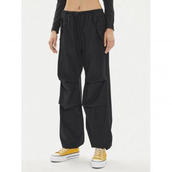 Loosely fitting Schwarze Converse Stoffhose – Parachute Pant 10026399-A01