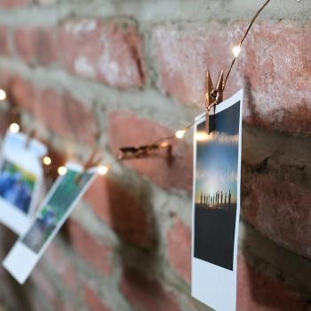 Festive Lights Accroche Photo Micro Guirlande Lumineuse 20 LED Blanc Chaud Pinces à linge 2 Mètres Ultra Malléable à Piles (Or Rose)
