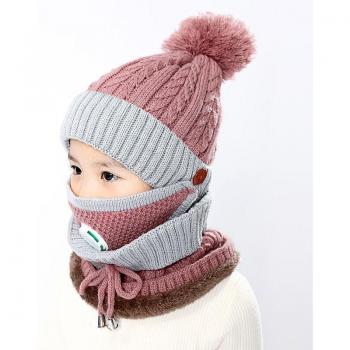 Warmer Schal mit integrierter Maske