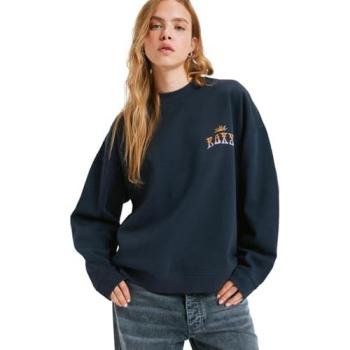 Oversized Roxy Crew Sweater – Women’s Edition