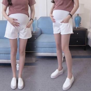 Weiße Denim-Shorts für werdende Mütter
