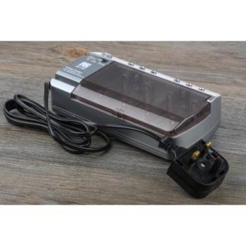 Cargador de Baterías Recargables RS PRO con Enchufe EU y UK