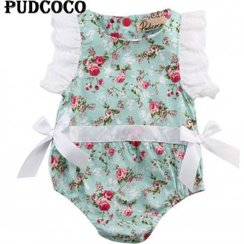 Tenue estivale en dentelle florale sans manches