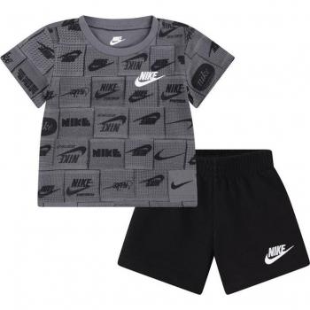 Set de Corto Nike Sportswear Club AOP para Niños