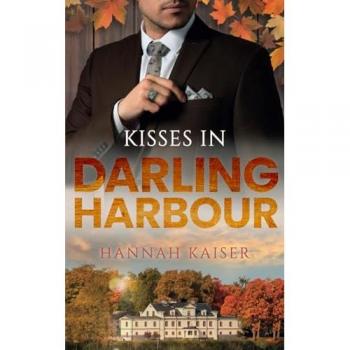 Kisses in Darling Harbour