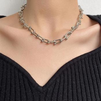 Set U Argent – Boucles et Collier
