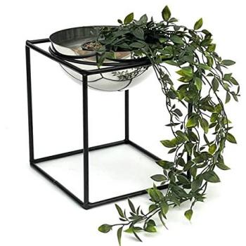 Eleganter Blumenhocker mit Topf