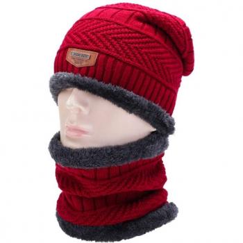 Beanie und Schal Set aus warmem Leder für den Winter