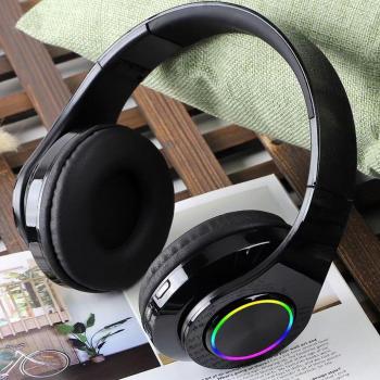 Wireless Headphones for Gaming with Noise Reduction and LED Lighting