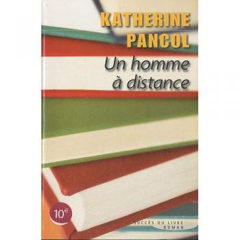 Un homme à distance