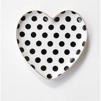 Plato de Estilo Nórdico en Forma de Corazón