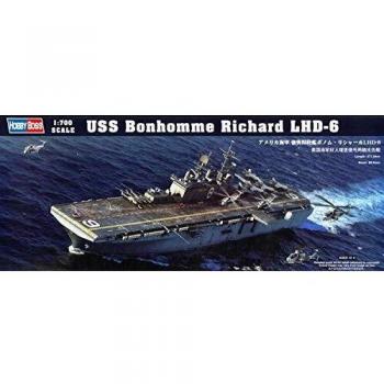 Hobbyboss 1 : 700 échelle USS Bonhomme Carnaval Richard LHD-6 Modèle Kit (Bleu)
