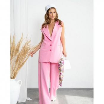 Classic Pink Two-Piece Suit with Sleeveless Vest (ISSA Plus S)
