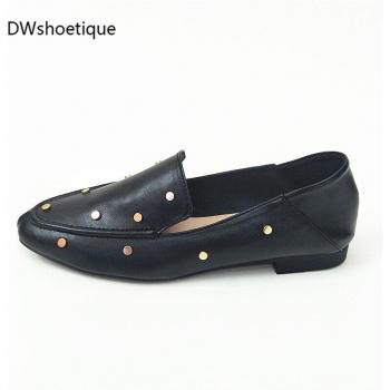 Chaussures plates femmes rivetées sans lacet