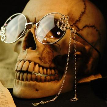 Gafas de Cosplay con Montura Óptica y Detalles Metálicos