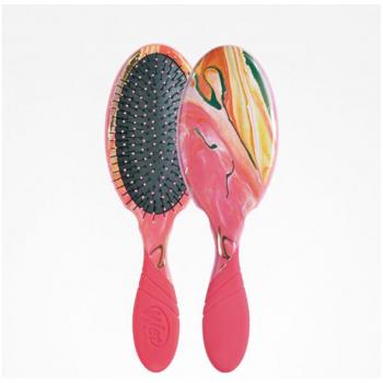The wet brush districante