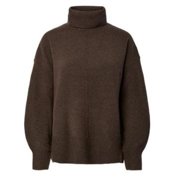 Pull marron chocolat à col roulé et coutures visibles