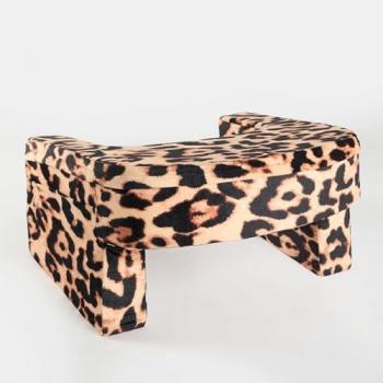 Eco-Friendly Leopard Print Laptop Reading Cushion – Natural