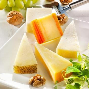 Käseplatte Spanien, 5 Sorten: Manchego, Nata Cantabria, Ronkari, Mahon, Ardiona