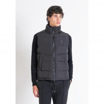 Plumífero negro sin mangas regular fit con relleno DuPont Sorona