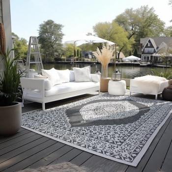 Black Gemini Reversible Indoor/Outdoor Polypropylene Medallion Rug – 200 cm by 290 cm