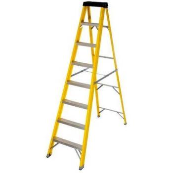 UltraGrip 8-Stage Fiberglass Step Ladder – 2.23m