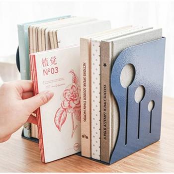 Expandable Book Display Stand