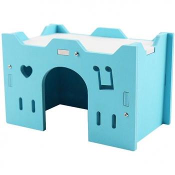 Amor en Madera: Casa de Animales Pequeños con Corazón