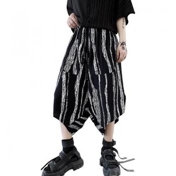 Schwarz-Weiß gestreifte Sommerhose für Männer im Harajuku-Stil