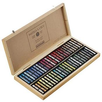 Assortiment de 50 pastels à l'écu dans un coffret en bois