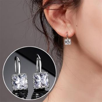 Orecchini eleganti con pietra di zirconia