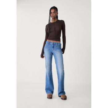 Stradivarius Flared Light Blue Jeans (Medium) – Pocketed Denim