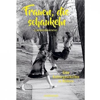 Frauen die schaukeln