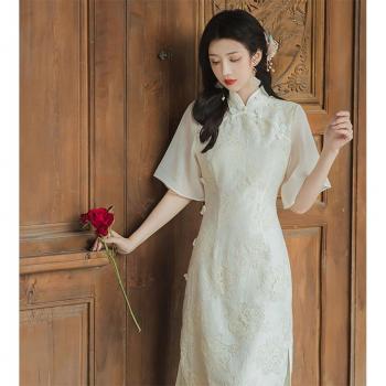 Elegancia Oriental Cheongsam 2024